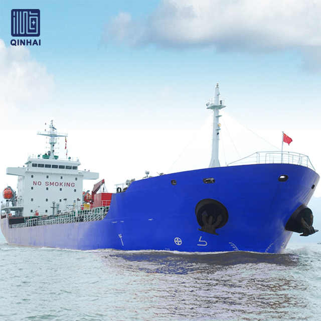 Unterstützen Sie die Werftinspektion eines 3000-dwt-Frachtschiffs mit Öltank